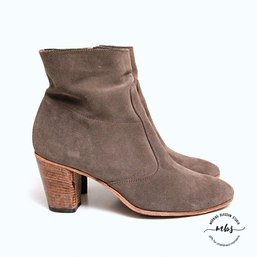 Alberto‎ Fermani  Suede Side Zip Heeled Ankle Boots in Tan Women Size 7
